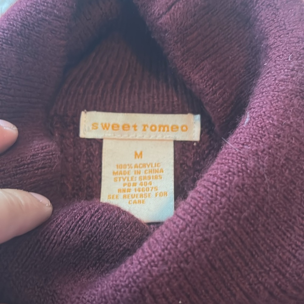 Sweet Romeo sweater - Picture 2 of 2